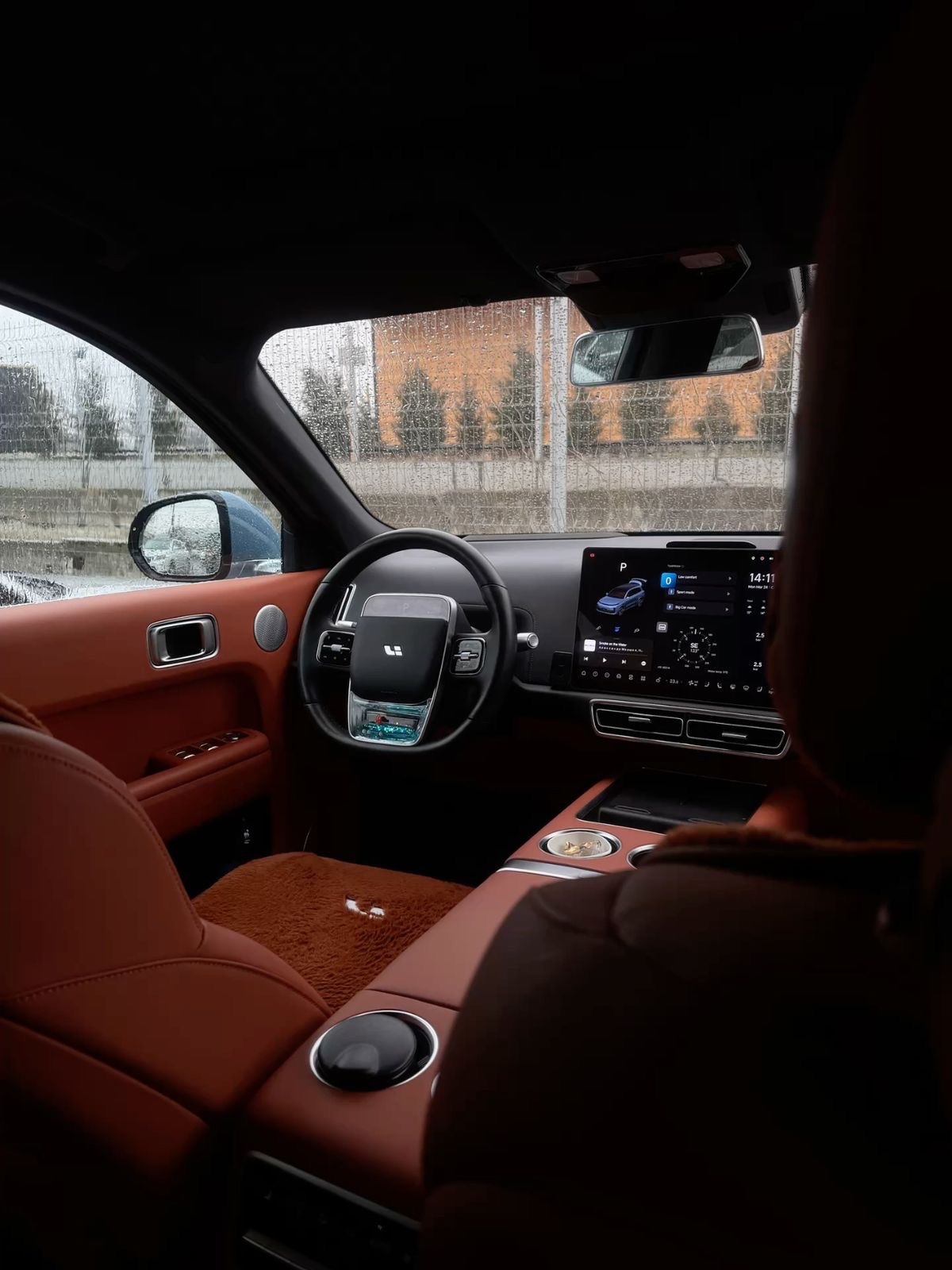 Lixiang L9 или Mercedes GLS: какой автомобиль подойдёт семье?